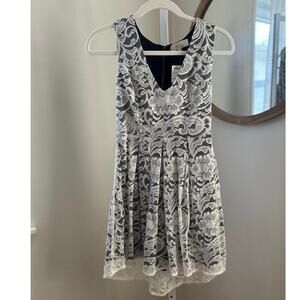 Monteau White Lace Overlay Dress Women’s Small NEW